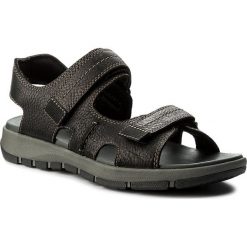 Sandały CLARKS - Brixby Shore 261315457 Black Leather. Czarne klapki męskie Clarks, ze skóry, bez zapięcia. W wyprzedaży za 209,00 zł.