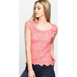 Różowa Bluzka Wild Flower. Czerwone bluzki na imprezę marki Born2be, l. Za 29,99 zł.