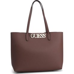 Torebka GUESS - Uptown Chic (VG) HWVG73 01230 MOC. Pomarańczowe torebki klasyczne damskie Guess, z aplikacjami, ze skóry ekologicznej, klasyczne, na ramię, bez dodatków. W wyprzedaży za 439,00 zł.