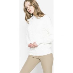 Swetry klasyczne damskie: Vila – Sweter