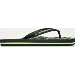 EA7 Emporio Armani - Japonki. Czarne klapki damskie EA7 Emporio Armani, bez wzorów, z materiału, bez obcasa, na obcasie. Za 249,90 zł.