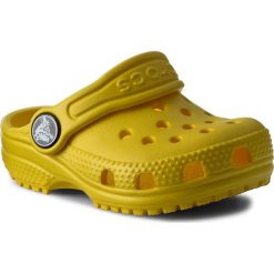 Klapki CROCS - Classic Clog K 204536 Lemon. Żółte klapki dziewczęce Crocs, z tworzywa sztucznego, bez zapięcia. W wyprzedaży za 99,00 zł.