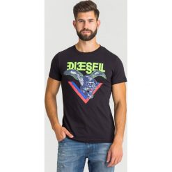 T-SHIRT DIESEL. Czarne t-shirty męskie Diesel, xl, z nadrukiem, z bawełny, z okrągłym kołnierzem. Za 137,40 zł.