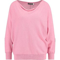 Swetry klasyczne damskie: Mint Velvet ZIP SLEEVE BATWING Sweter raspberry
