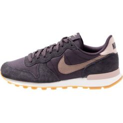 Nike Sportswear INTERNATIONALIST Sneakersy niskie oil grey/brown/summit white. Szare trampki i tenisówki damskie Nike Sportswear, bez wzorów, ze skóry, bez zapięcia. Za 379,00 zł.