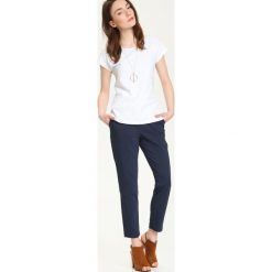 T-SHIRT KRÓTKI RĘKAW DAMSKI Z APLIKACJĄ, Z KORONKĄ. Szare t-shirty damskie Top Secret, z aplikacjami, z koronki. Za 14,99 zł.