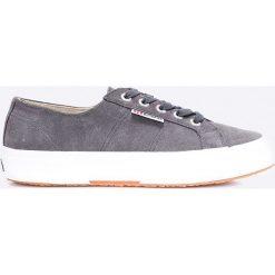 Superga - Tenisówki. Szare trampki i tenisówki damskie Superga, bez wzorów, ze skóry, na sznurówki. W wyprzedaży za 159,90 zł.