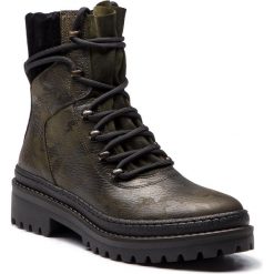 Trapery TOMMY HILFIGER - Modern Hiking Boot C FW0FW03047 Camo 901. Czarne buty zimowe damskie marki TOMMY HILFIGER, z materiału, z okrągłym noskiem, na obcasie. Za 699,00 zł.
