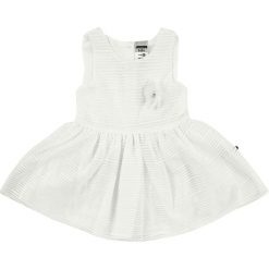 Sukienka "Classic" w kolorze białym. Białe sukienki niemowlęce Jacky, z aplikacjami, bez rękawów, midi. W wyprzedaży za 49,95 zł.