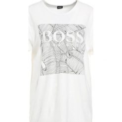 BOSS Orange TARIT Tshirt z nadrukiem offwhite. Białe koszulki polo męskie BOSS Orange, xl, z nadrukiem, z bawełny. Za 249,00 zł.