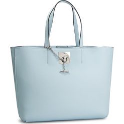 Torebka CALVIN KLEIN - Ck Lock Shopper K60K605122 458. Niebieskie torby damskie na zakupy Calvin Klein, bez wzorów, ze skóry ekologicznej, klasyczne, bez dodatków. W wyprzedaży za 449,00 zł.