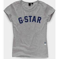 G-Star Raw - Top. Białe bluzki damskie G-Star RAW, s, z nadrukiem, z bawełny, retro, z okrągłym kołnierzem, z krótkim rękawem. W wyprzedaży za 139,90 zł.