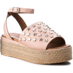 Espadryle INUOVO - 8915 Blush. Różowe espadryle damskie Inuovo, bez wzorów, ze skóry, bez obcasa. W wyprzedaży za 229,00 zł.
