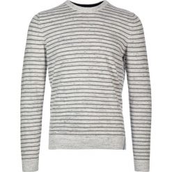 Sweter w kolorze szarym. Szare swetry męskie Tom Tailor, m, w paski, z bawełny, z okrągłym kołnierzem, bez kaptura. W wyprzedaży za 87,95 zł.