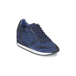 Buty Ash BLUSH. Niebieskie trampki i tenisówki damskie Ash, bez wzorów, bez zapięcia. Za 404,50 zł.