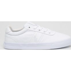 Polo Ralph Lauren - Tenisówki. Białe trampki męskie Polo Ralph Lauren, bez wzorów, ze skóry, na sznurówki. W wyprzedaży za 239,90 zł.