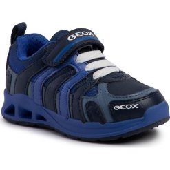 Sneakersy GEOX - J Dakin B. C J949FC 0CE11 C4226 M Navy/Royal. Niebieskie trampki chłopięce Geox, bez wzorów, ze skóry ekologicznej, na rzepy. W wyprzedaży za 149,00 zł.