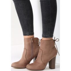 Khaki Botki And Found. Brązowe botki damskie lity other, z materiału, ze szpiczastym noskiem, na wysokim obcasie, na zamek. Za 74,99 zł.