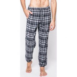 Emporio Armani - Spodnie piżamowe. Szare piżamy męskie Emporio Armani, l, z bawełny. W wyprzedaży za 159,90 zł.