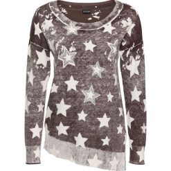 Sweter z asymetryczną linią dołu bonprix brunatno-biały wzorzysty. Pomarańczowe swetry damskie bonprix, z nadrukiem, eleganckie, bez rękawów, bez kaptura. Za 89,99 zł.