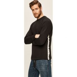 Calvin Klein Jeans - Bluza. Czarne bluzy męskie Calvin Klein Jeans, s, z aplikacjami, z bawełny, z okrągłym kołnierzem, bez rękawów, bez kaptura. W wyprzedaży za 219,90 zł.