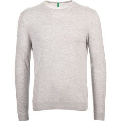 Swetry klasyczne męskie: Sweter w kolorze jasnoszarym