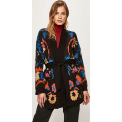 Desigual - Kardigan. Czarne swetry damskie Desigual, s, z bawełny. W wyprzedaży za 299,90 zł.