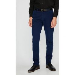 Scotch & Soda - Spodnie. Niebieskie chinosy męskie marki Scotch & Soda, w paski, z elastanu. W wyprzedaży za 269,90 zł.