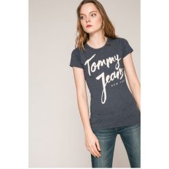 Tommy Jeans - Top. Niebieskie bluzki damskie Tommy Jeans, s, z nadrukiem, z bawełny, casualowe, z okrągłym kołnierzem, z krótkim rękawem. W wyprzedaży za 99,90 zł.