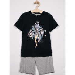 Blukids - Komplet dziecięcy 134-164 cm. Niebieskie spodnie chłopięce Blukids, z nadrukiem, z bawełny. W wyprzedaży za 49,90 zł.