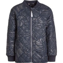 Mikkline DUVET JACKET Kurtka zimowa blue nights. Niebieskie kurtki męskie marki mikk-line, na zimę, z materiału. W wyprzedaży za 135,20 zł.