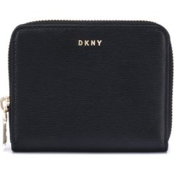 DKNY Bryant Small Portfel Czarny. Czarne portfele damskie DKNY, bez wzorów, ze skóry. Za 409,95 zł.
