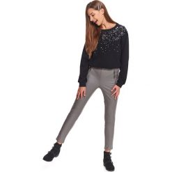 Legginsy damskie. Szare legginsy damskie Top Secret, bez wzorów. Za 79,99 zł.