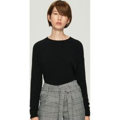 Gładki sweter basic - Czarny. Czarne swetry klasyczne damskie Sinsay, l. Za 39,99 zł.