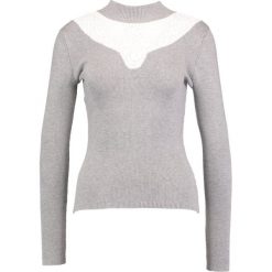 Swetry klasyczne damskie: Louche EDDINE Sweter grey/white