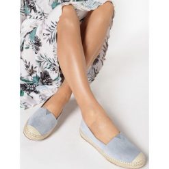 Niebieskie Espadryle Euphenara. Niebieskie espadryle damskie Born2be, bez wzorów, bez obcasa. W wyprzedaży za 79,99 zł.