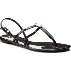 Sandały KARL LAGERFELD - KL80001 Black Rubber. Czarne klapki damskie marki KARL LAGERFELD, bez wzorów, z tworzywa sztucznego, bez obcasa, na obcasie. Za 299,00 zł.