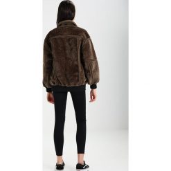 GStar DELINE BOMBER JKT Kurtka przejściowa braun. Pomarańczowe marynarki damskie G-Star, xl, bez wzorów, z poliesteru. W wyprzedaży za 659,45 zł.