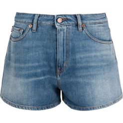 Szorty Love Moschino. Niebieskie szorty damskie s, bez wzorów, z podwyższonym stanem. Za 879,00 zł.