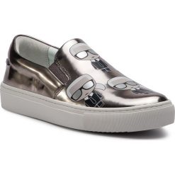Tenisówki KARL LAGERFELD - KL61065 Silver Mirror. Szare półbuty damskie KARL LAGERFELD, na co dzień, bez wzorów, ze skóry, bez obcasa, na płaskiej podeszwie, bez zapięcia. Za 669,00 zł.