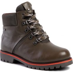 Trapery CAPRICE - 9-26216-23 Khaki Comb 740. Zielone trapery damskie Caprice, ze skóry ekologicznej, klasyczne, bez obcasa, bez zapięcia. Za 299,00 zł.