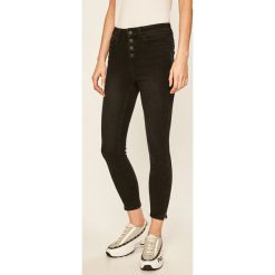 Noisy May - Jeansy Callie. Czarne jeansy damskie z podwyższonym stanem. Za 169,90 zł.