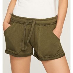 Szorty damskie: Szorty z dużymi kieszeniami – Khaki