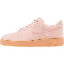 Trampki męskie: Nike Sportswear AIR FORCE 1 07 LV8 SUEDE Tenisówki i Trampki particle pink/medium brown/ivory
