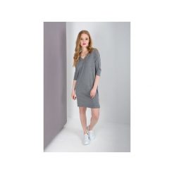 Sukienka LENA DRESS. Szare sukienki damskie marki MeMola, m, z bawełny, sportowe, z dekoltem w serek, moda ciążowa, sportowe. Za 259,00 zł.