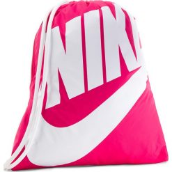 Plecak NIKE - BA5351 694 Różowy. Różowe plecaki męskie Nike, bez wzorów, z materiału, sportowe. Za 74,00 zł.