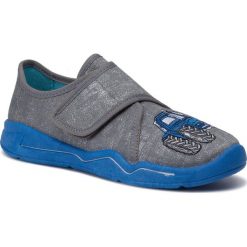 Kapcie SUPERFIT - 5-00298-20 S Grau. Szare sandały chłopięce Superfit, z tworzywa sztucznego, bez zapięcia. W wyprzedaży za 139,00 zł.