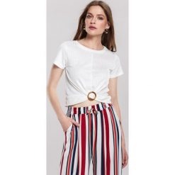 Biała Bluzka Black Path. Białe bluzki damskie Renee, s, bez wzorów, z dzianiny, bez kołnierzyka. Za 59,99 zł.
