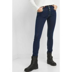 Jeansy skinny z wysokim stanem. Niebieskie jeansy damskie Orsay, z elastanu, z podwyższonym stanem. Za 139,99 zł.