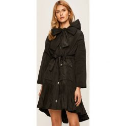 Red Valentino - Płaszcz. Czarne kurtki damskie Red Valentino, bez wzorów, z poliesteru. Za 3199,00 zł.